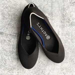 Rothy’s round toe flat in black size 7.5